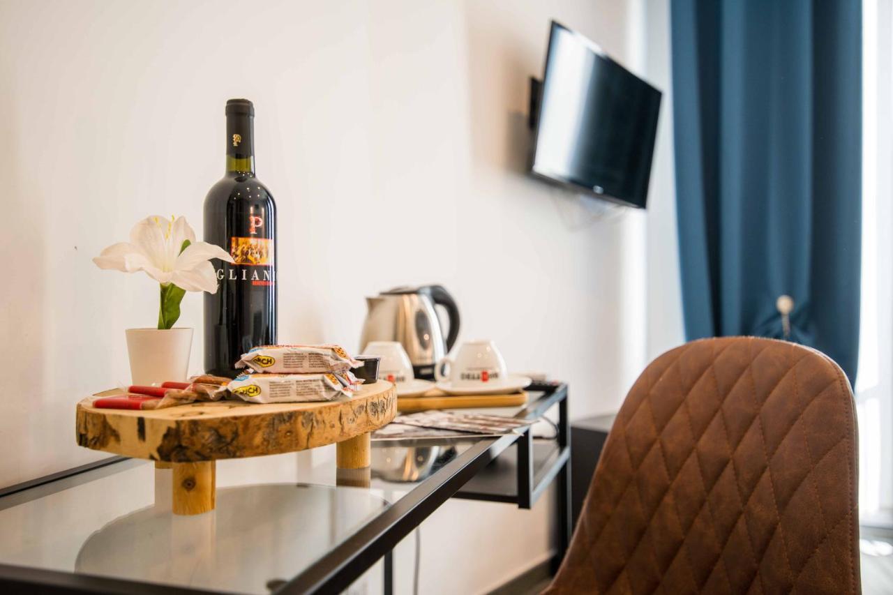 Quattro Briganti Bed & Breakfast Salerno Bagian luar foto