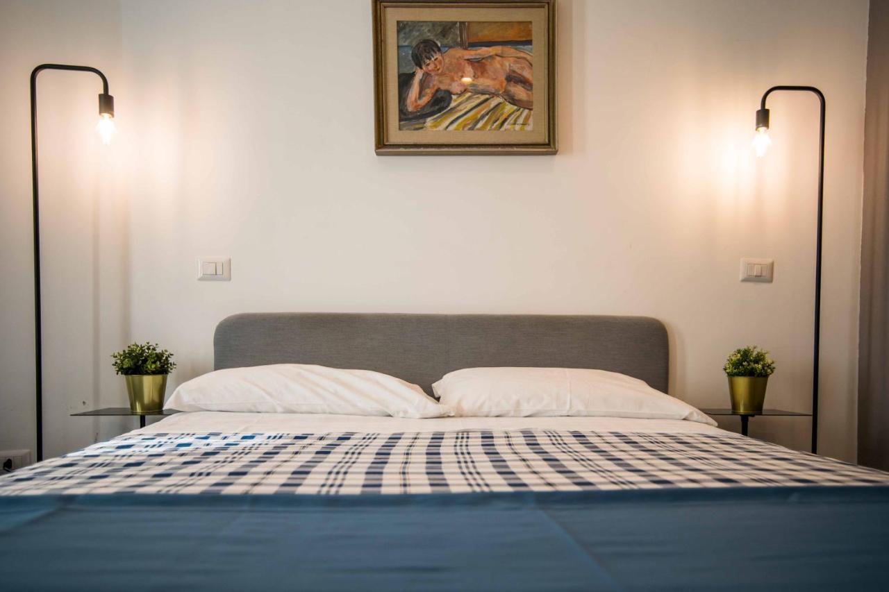 Qu4Ttro I Quattro Briganti Bed & Breakfast Salerno Bagian luar foto