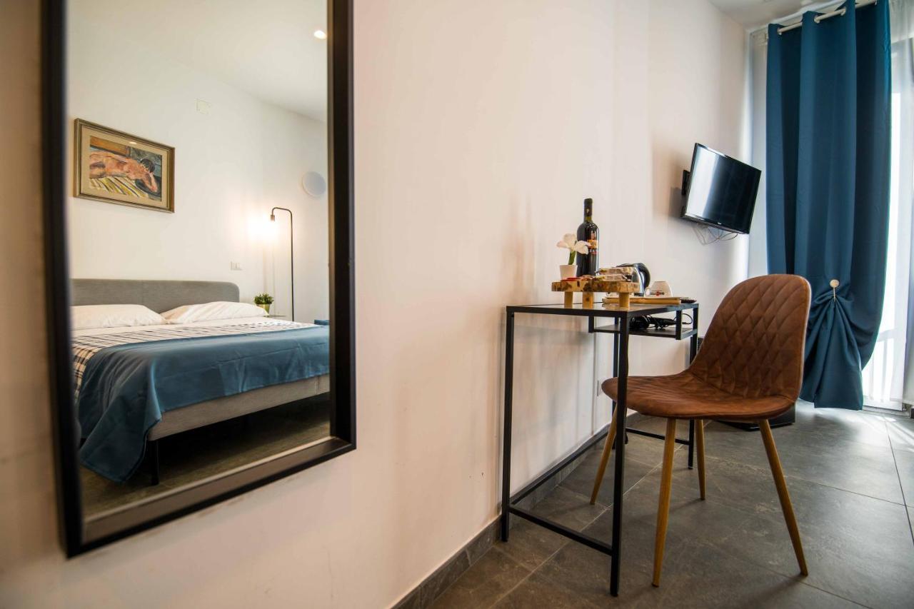 Quattro Briganti Bed & Breakfast Salerno Bagian luar foto