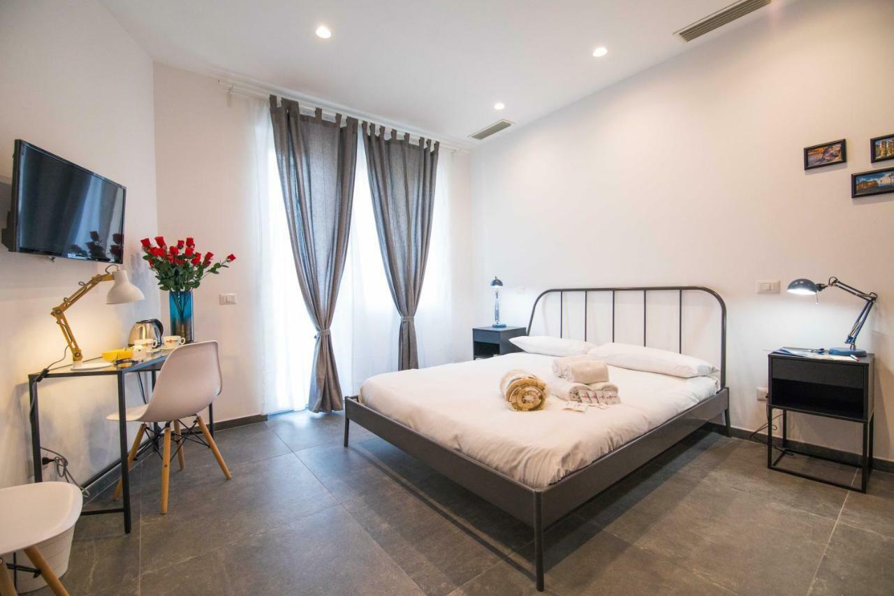 Qu4Ttro I Quattro Briganti Bed & Breakfast Salerno Bagian luar foto