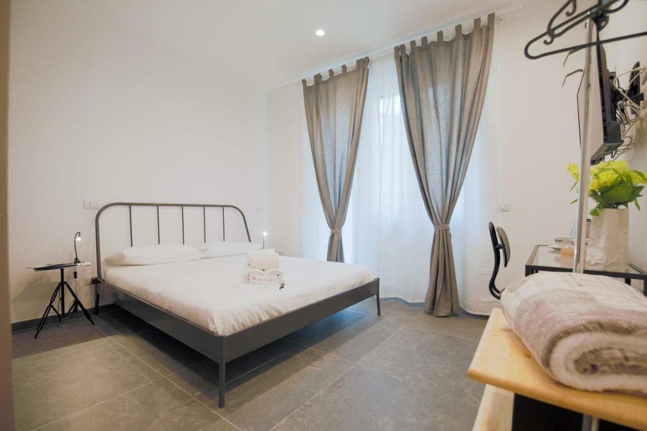 Qu4Ttro I Quattro Briganti Bed & Breakfast Salerno Bagian luar foto